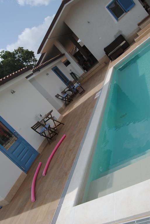 B&B La Gatta Sul Tetto Borgo san Donato  Extérieur photo