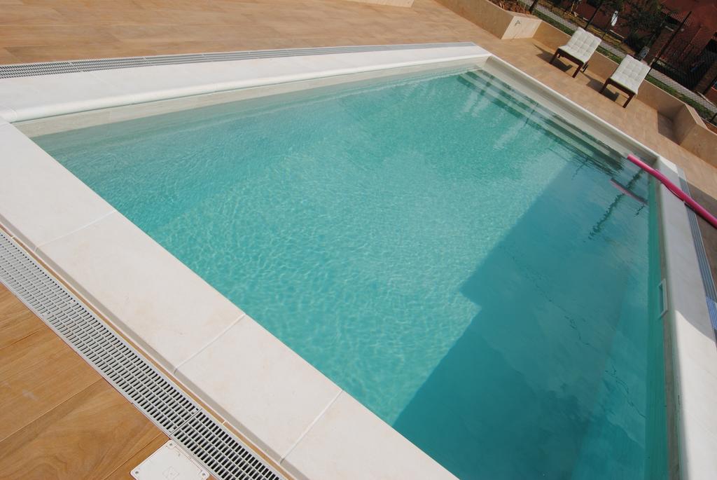 B&B La Gatta Sul Tetto Borgo san Donato  Extérieur photo