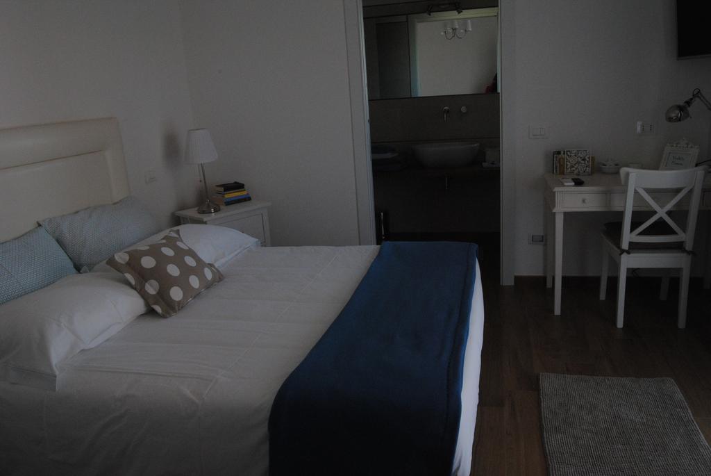 B&B La Gatta Sul Tetto Borgo san Donato  Extérieur photo