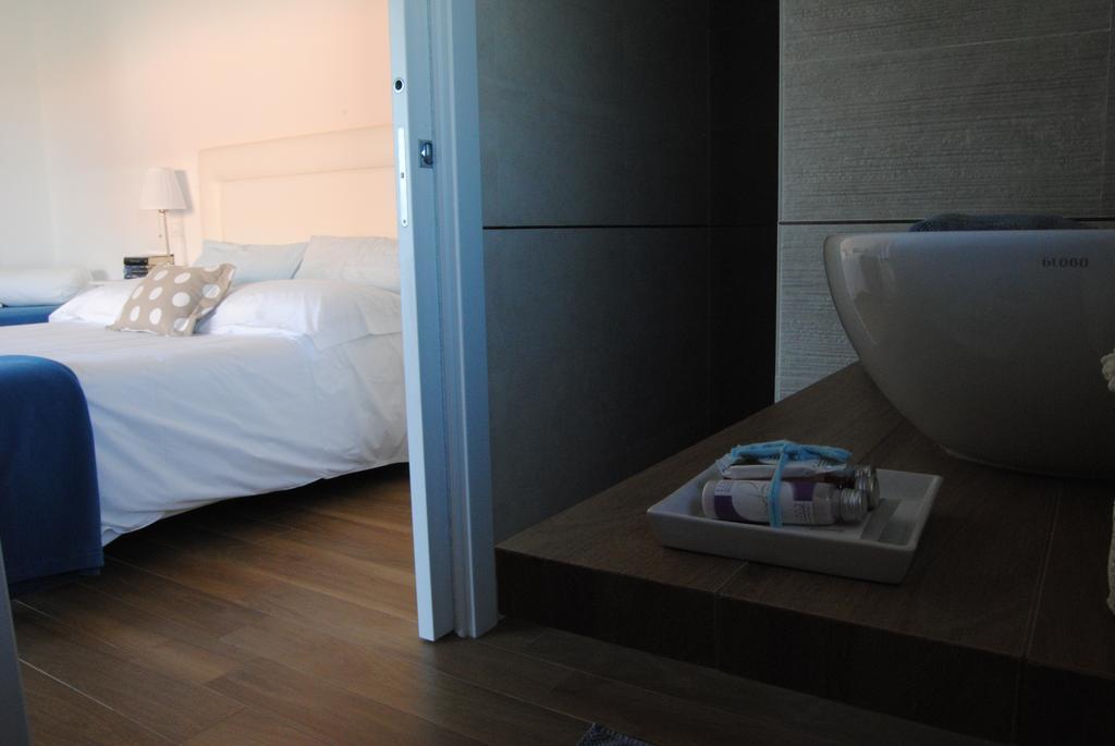 B&B La Gatta Sul Tetto Borgo san Donato  Extérieur photo