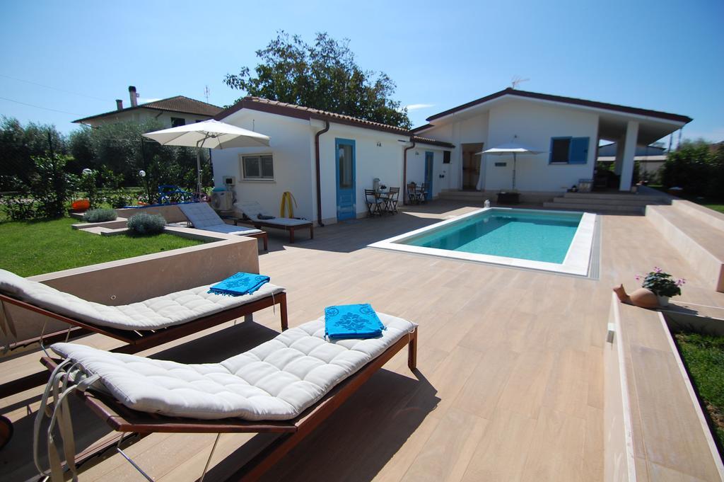 B&B La Gatta Sul Tetto Borgo san Donato  Extérieur photo